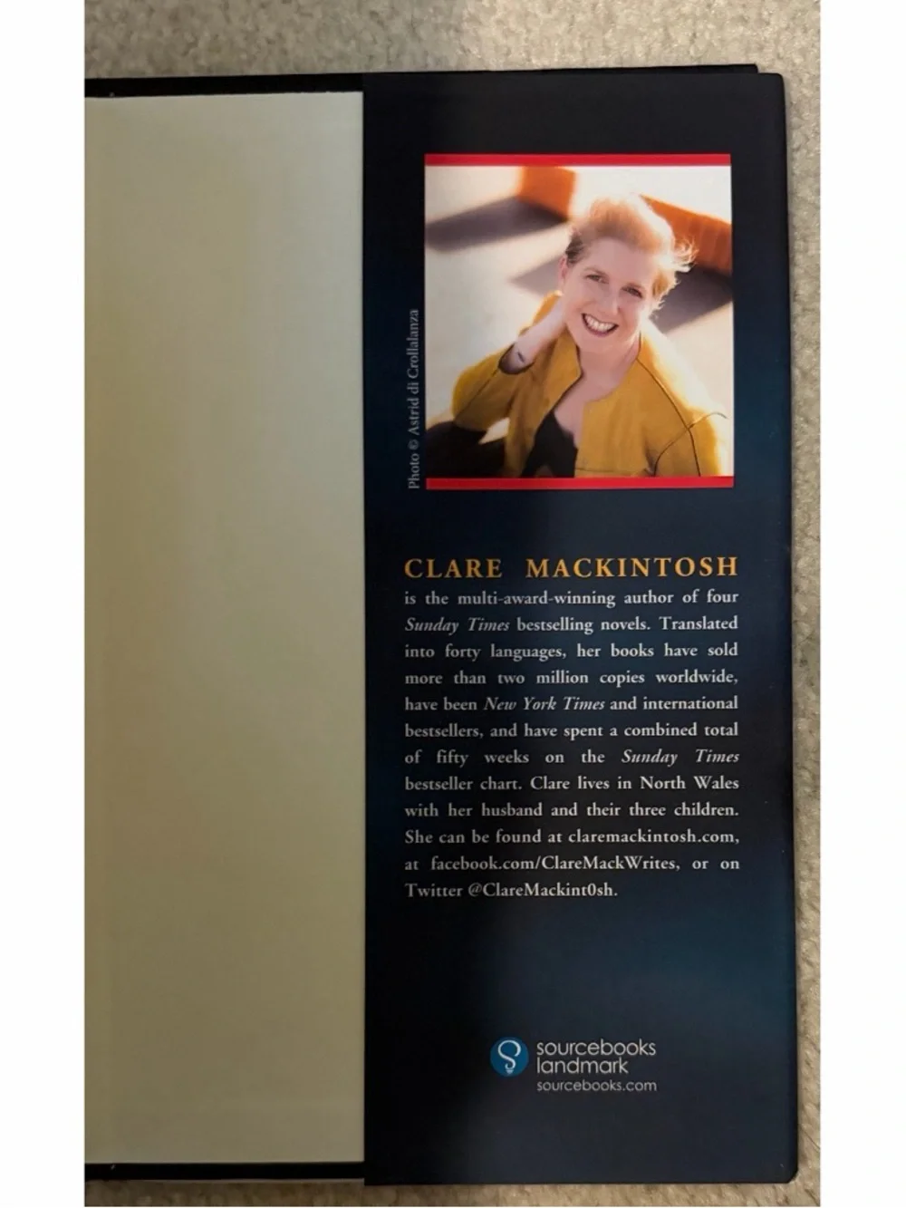 Hostage - Picture 4 of 4